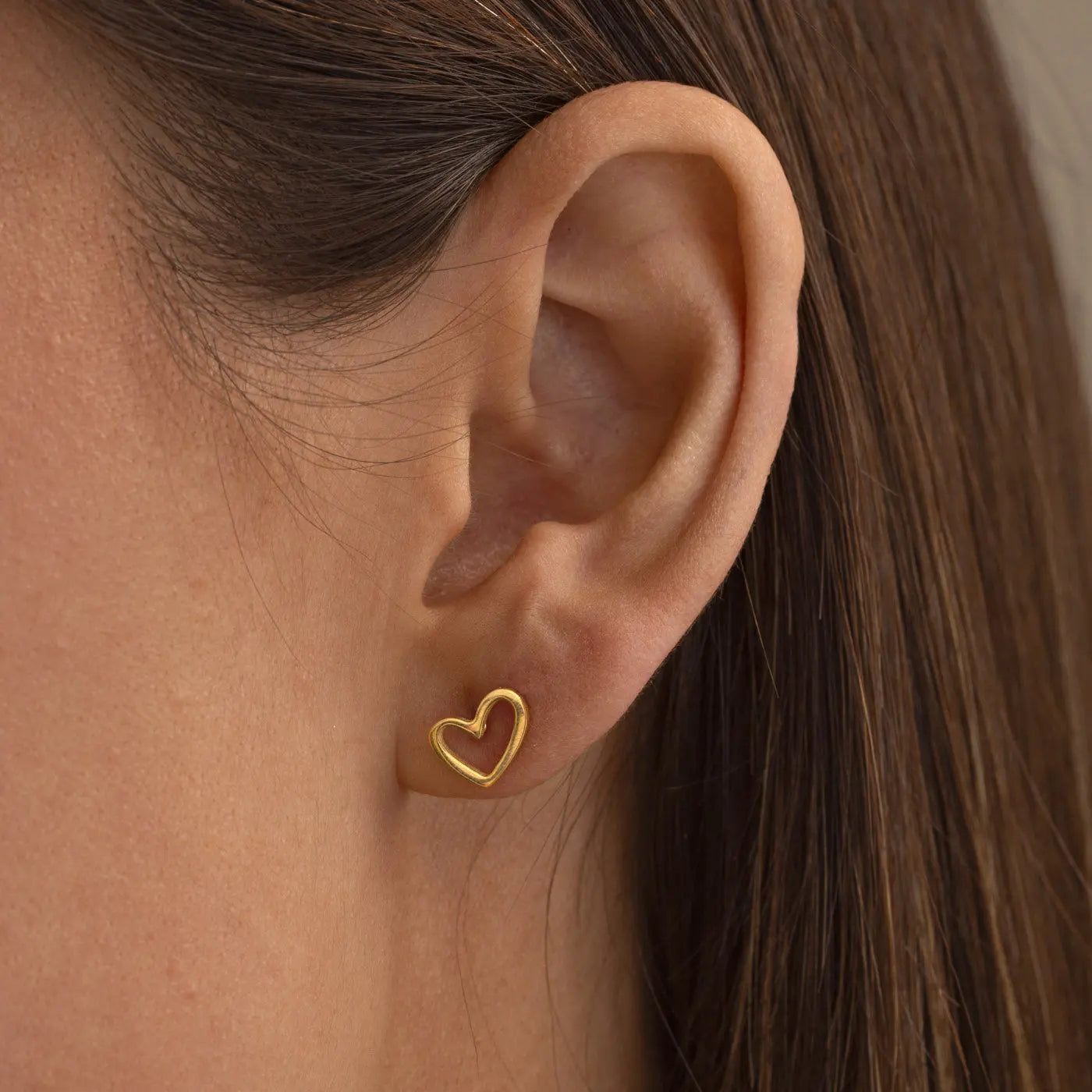 Sarah - Heart Outline Stud øredobber i rustfritt stål