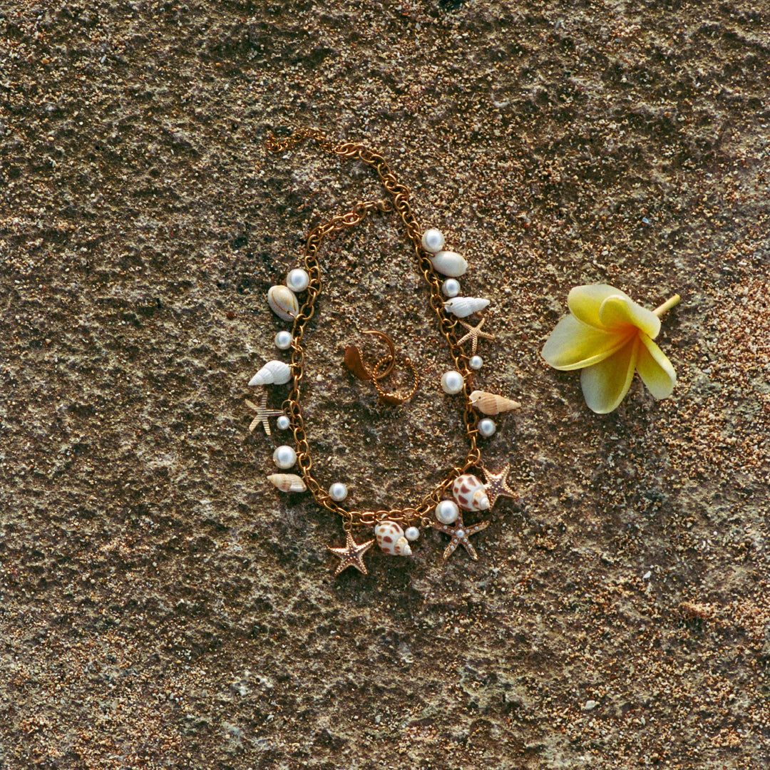 Nora - Skjell Charm Halskjede