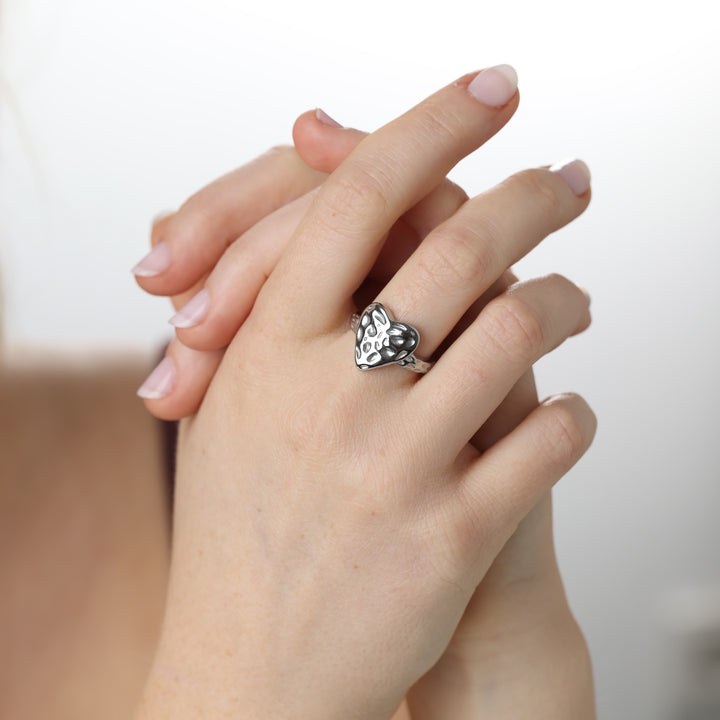 Lovi - Hammered Heart Ring Rustfritt stål