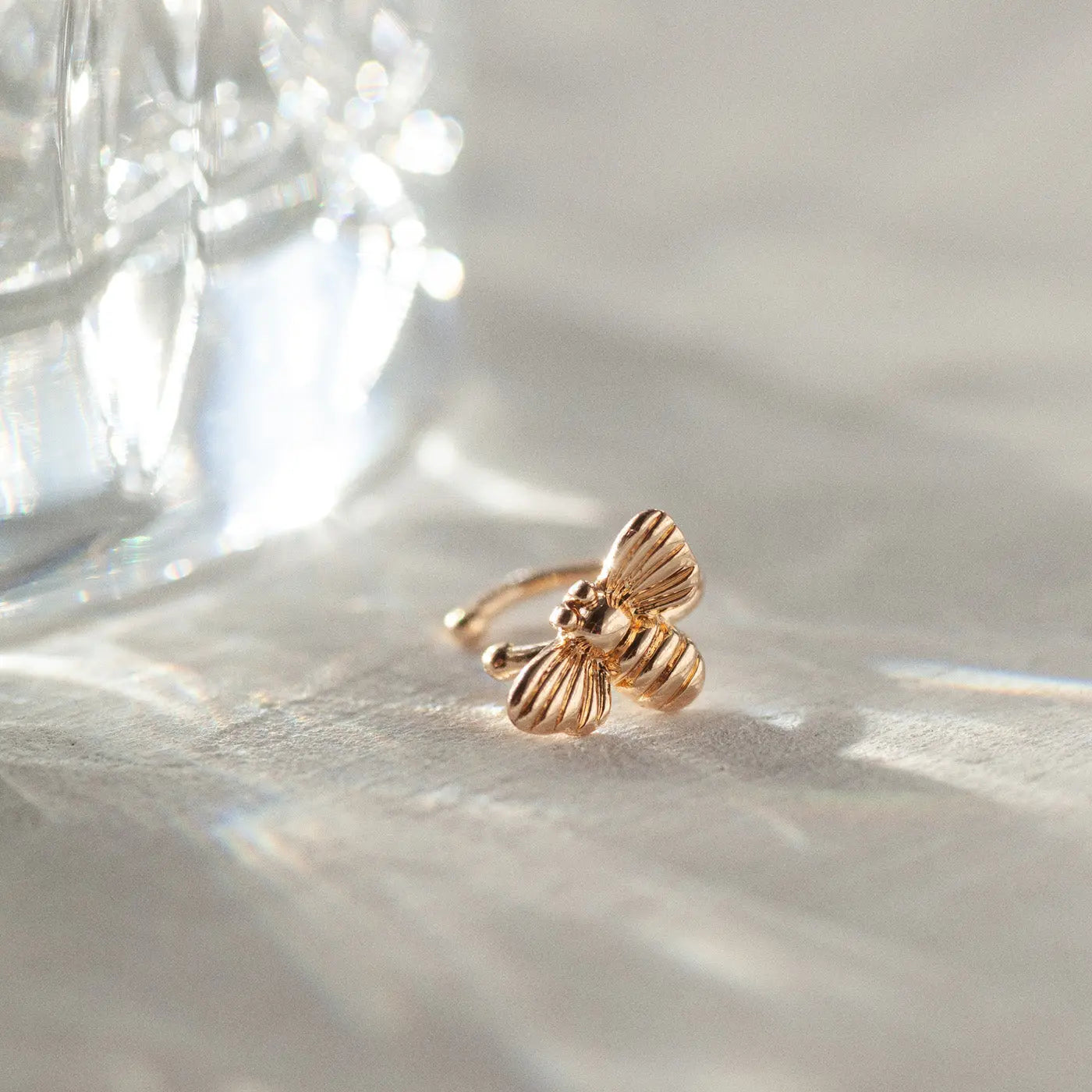 Beatrice - Bee Ear Cuff