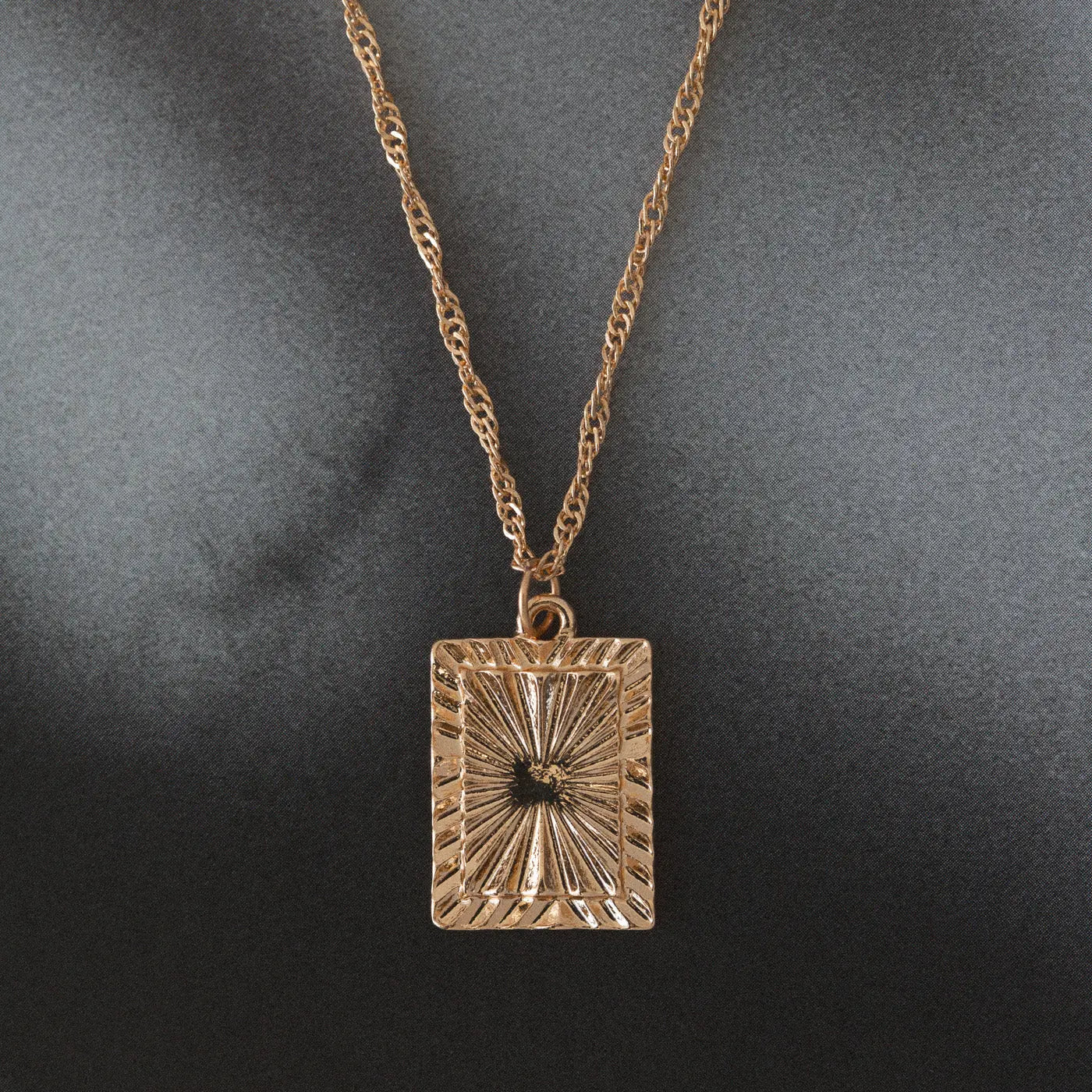 Lana - Rays Square Plate Halskjede